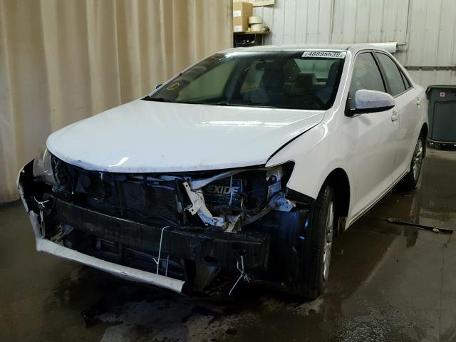 4T4BF1FK2ER425985 - 2014 TOYOTA CAMRY L WHITE photo 2