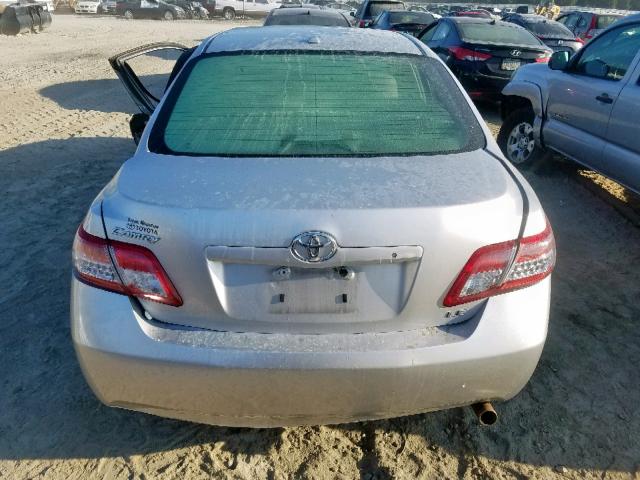 4T1BF3EK6BU691268 - 2011 TOYOTA CAMRY BASE SILVER photo 9