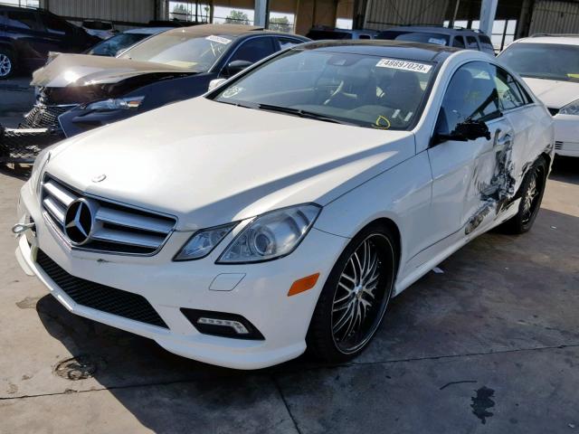 WDDKJ7CB0BF075766 - 2011 MERCEDES-BENZ E 550 WHITE photo 2