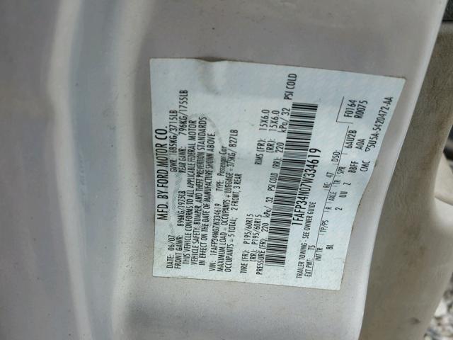 1FAFP34N07W334619 - 2007 FORD FOCUS ZX4 SILVER photo 10