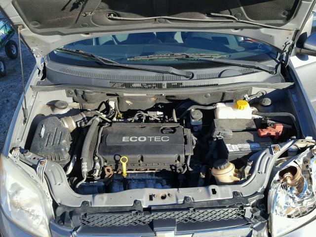 KL1TD56E99B306169 - 2009 CHEVROLET AVEO LS GRAY photo 7