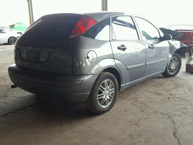 3FAFP37323R192880 - 2003 FORD FOCUS ZX5 GRAY photo 4