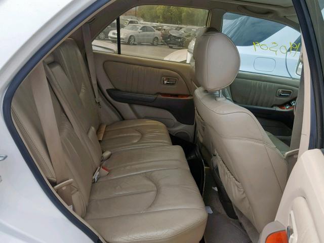 JTJHF10U420288292 - 2002 LEXUS RX 300 WHITE photo 6