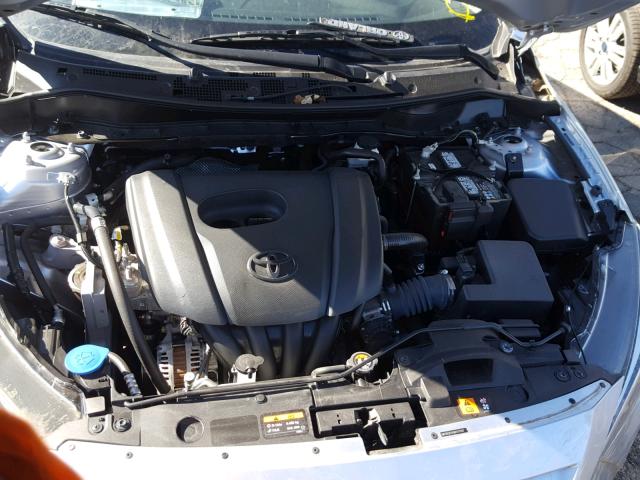 3MYDLBYV8HY171117 - 2017 TOYOTA YARIS IA SILVER photo 7