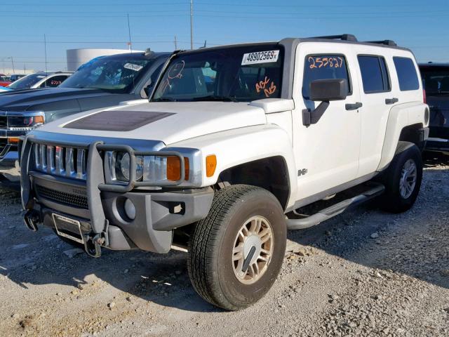 5GTDN136568101661 - 2006 HUMMER H3 WHITE photo 2