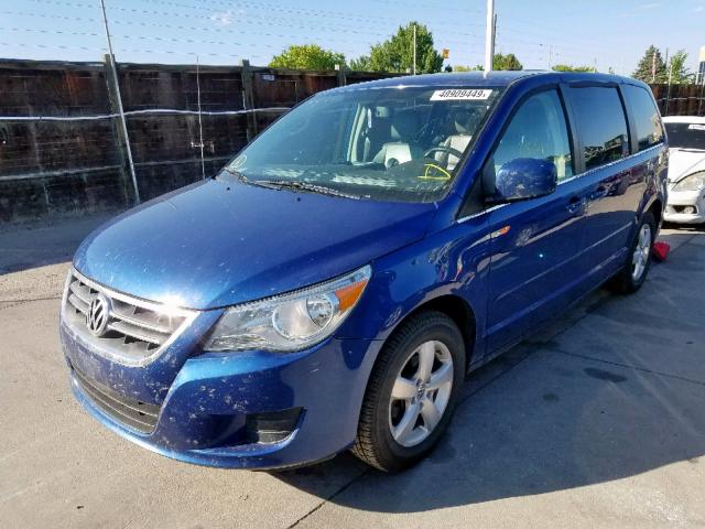 2V4RW3D11AR370008 - 2010 VOLKSWAGEN ROUTAN SE BLUE photo 2