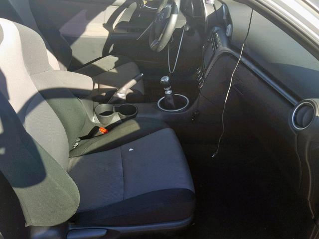 JTKJF5C75GJ018273 - 2016 TOYOTA SCION TC თეთრი ფოტო 5