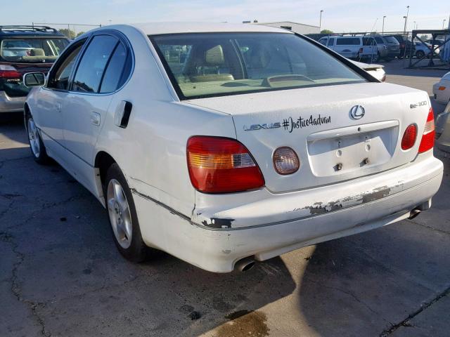 JT8BD68S8W0042459 - 1998 LEXUS GS 300 WHITE photo 3