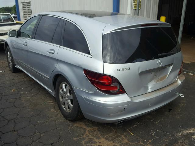 4JGCB65E16A018424 - 2006 MERCEDES-BENZ R 350 SILVER photo 3