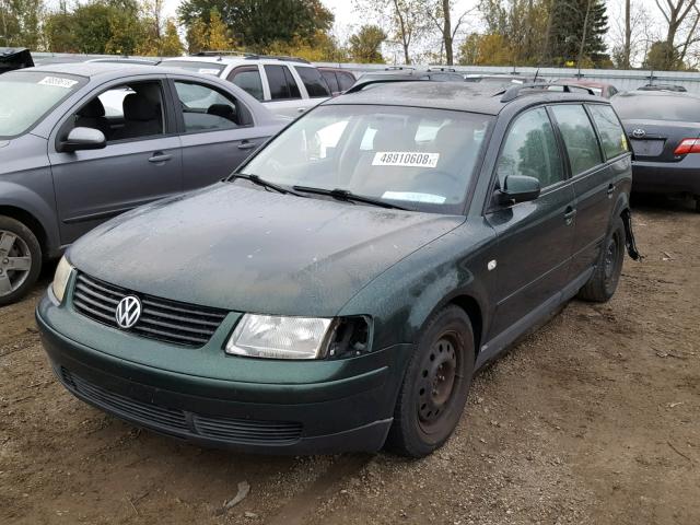 WVWNA63B5WE328805 - 1998 VOLKSWAGEN PASSAT GLS GREEN photo 2