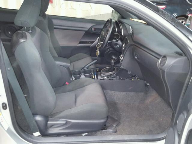 JTKJF5C79B3017530 - 2011 TOYOTA SCION TC 银色 照片 5