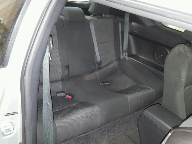 JTKJF5C79B3017530 - 2011 TOYOTA SCION TC 银色 照片 6