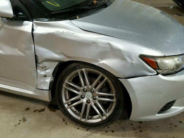 JTKJF5C79B3017530 - 2011 TOYOTA SCION TC 银色 照片 9