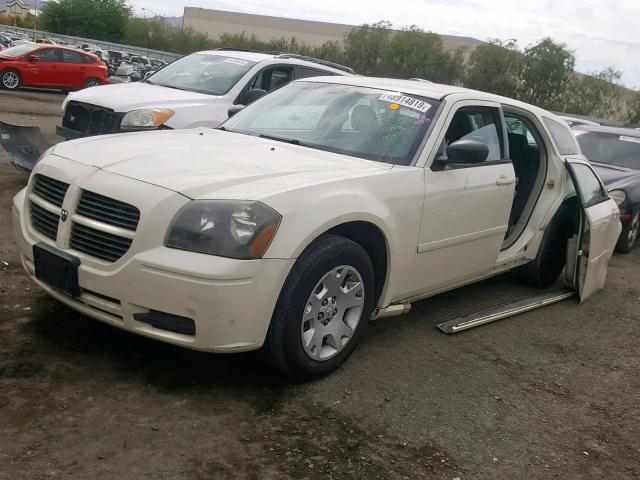 2D4FV48T45H593384 - 2005 DODGE MAGNUM SE WHITE photo 2