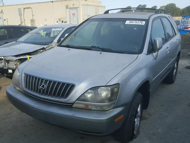 JT6GF10U0X0036570 - 1999 LEXUS RX 300 GRAY photo 2