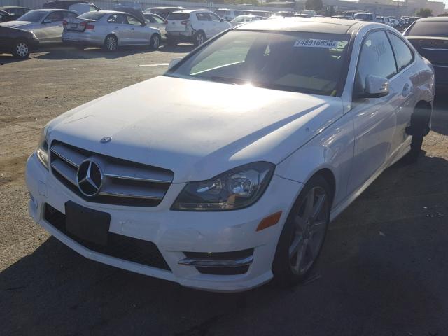 WDDGJ4HB9DF985724 - 2013 MERCEDES-BENZ C 250 WHITE photo 2