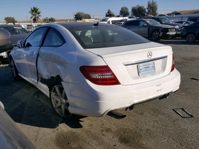 WDDGJ4HB9DF985724 - 2013 MERCEDES-BENZ C 250 WHITE photo 3