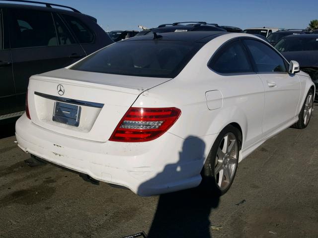 WDDGJ4HB9DF985724 - 2013 MERCEDES-BENZ C 250 WHITE photo 4