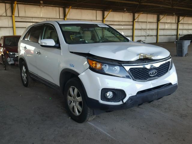 5XYKT4A16DG418349 - 2013 KIA SORENTO LX WHITE photo 1