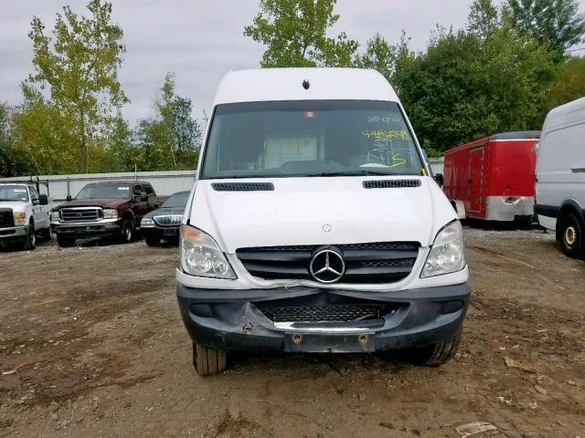 WD3PE8CB4B5576136 - 2011 MERCEDES-BENZ SPRINTER 2 WHITE photo 9