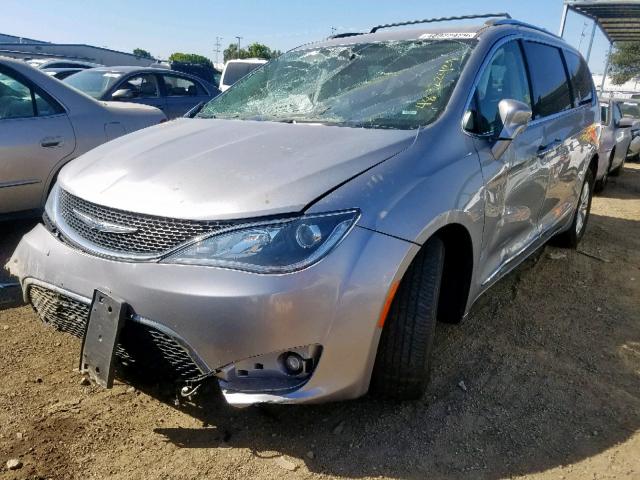 2C4RC1BG4JR110135 - 2018 CHRYSLER PACIFICA T GRAY photo 2