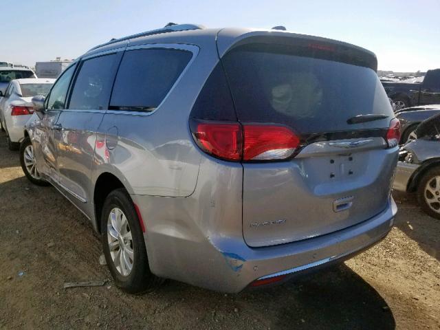 2C4RC1BG4JR110135 - 2018 CHRYSLER PACIFICA T GRAY photo 3