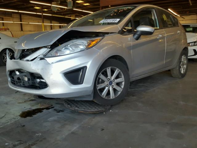 3FADP4EJ2CM156652 - 2012 FORD FIESTA SE SILVER photo 2