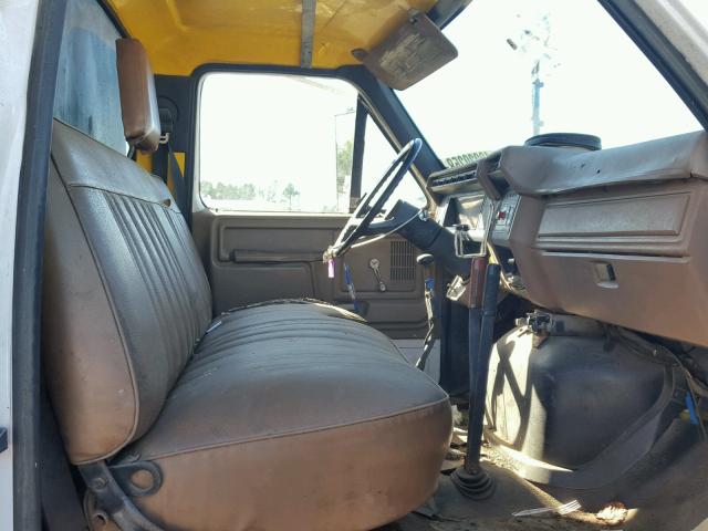 1FDXK74A3KVA05683 - 1989 FORD F700 F WHITE photo 5