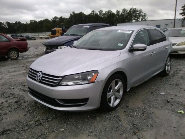 1VWBT7A36EC042726 - 2014 VOLKSWAGEN PASSAT SE SILVER photo 2