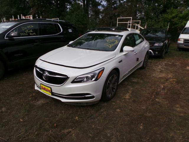 1G4ZP5SS2JU115591 - 2018 BUICK LACROSSE E WHITE photo 1