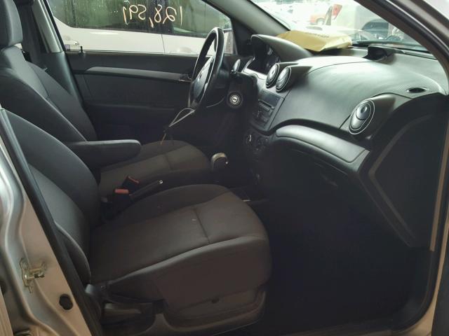 KL1TD56E69B608969 - 2009 CHEVROLET AVEO LS SILVER photo 5