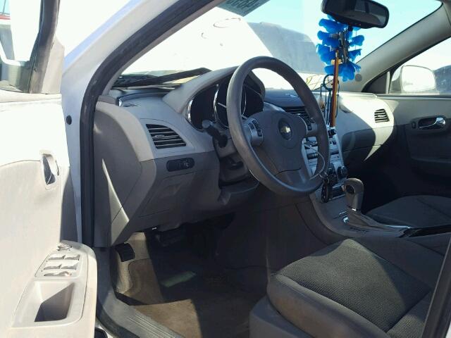 1G1ZC5E15BF363867 - 2011 CHEVROLET MALIBU 1LT WHITE photo 9
