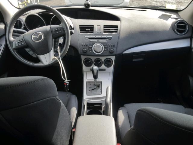 JM1BL1K50B1383255 - 2011 MAZDA 3 S SILVER photo 9