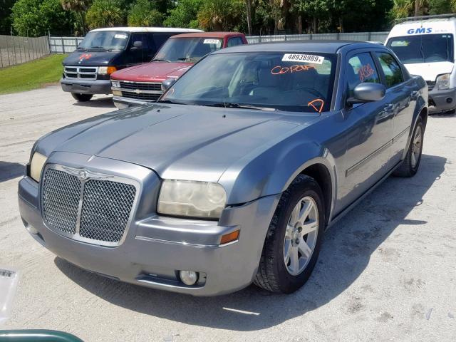 2C3KA53G06H438490 - 2006 CHRYSLER 300 TOURIN GRAY photo 2