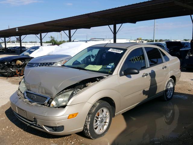 1FAHP34N87W194313 - 2007 FORD FOCUS ZX4 GOLD photo 2