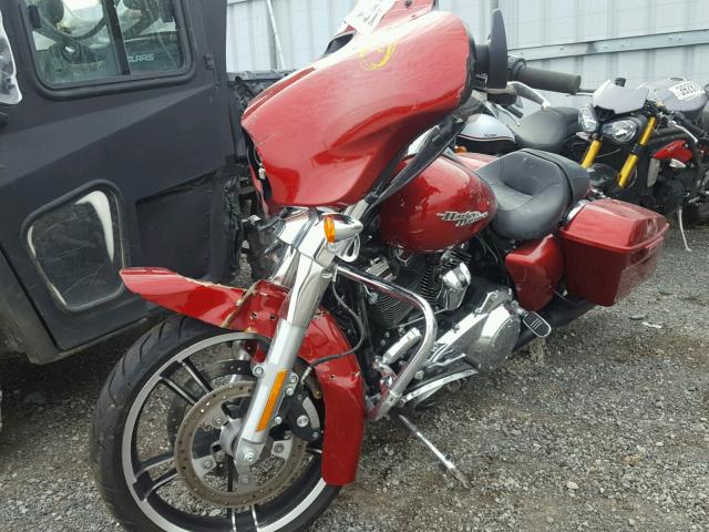 5HD1KBCA5JB600850 - 2018 HARLEY-DAVIDSON FLHX RED photo 2