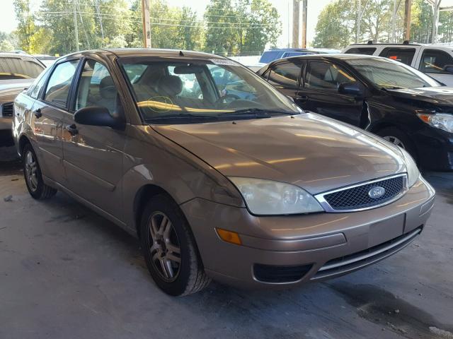 1FAFP34N25W220456 - 2005 FORD FOCUS ZX4 TAN photo 1