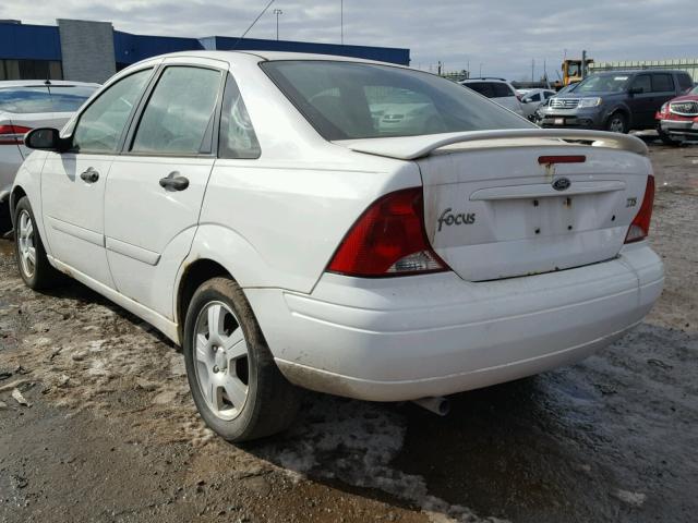 1FAFP38ZX4W144626 - 2004 FORD FOCUS ZTS WHITE photo 3