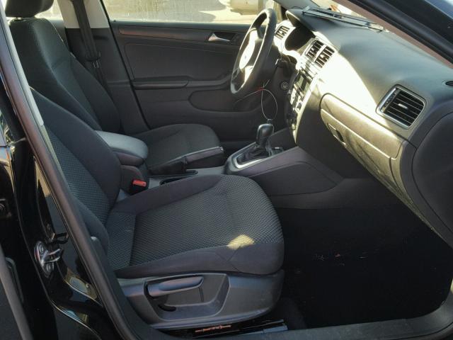 3VW2K7AJ1DM413502 - 2013 VOLKSWAGEN JETTA BASE შავი ფოტო 5