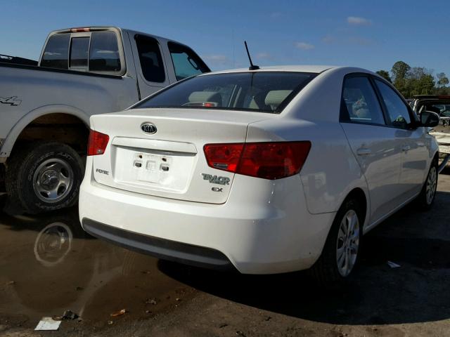 KNAFU4A29B5378844 - 2011 KIA FORTE EX WHITE photo 4