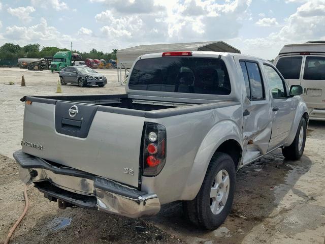 1N6AD07U36C425606 - 2006 NISSAN FRONTIER C SILVER photo 4