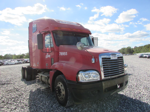 1FUJBBCKX7LV78955 - 2007 FREIGHTLINER CONVENTION RED photo 1