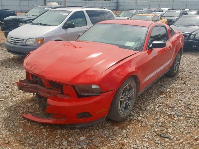 1ZVBP8AM9C5267212 - 2012 FORD MUSTANG RED photo 2