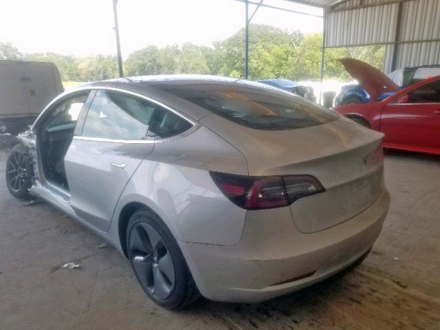 5YJ3E1EA5JF043404 - 2018 TESLA MODEL 3 SILVER photo 3