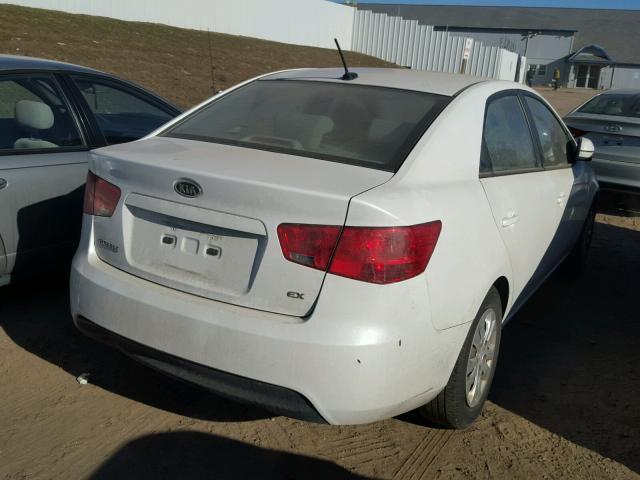 KNAFU4A21D5719995 - 2013 KIA FORTE EX WHITE photo 4