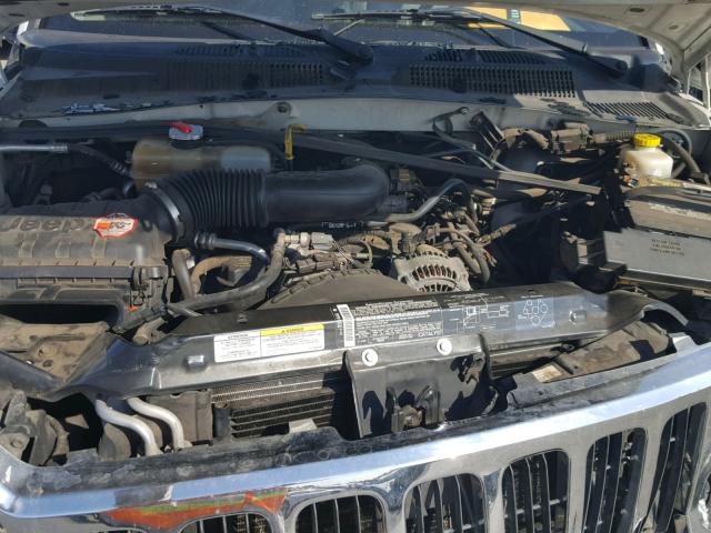 1J8GL58K65W715693 - 2005 JEEP LIBERTY LI WHITE photo 7