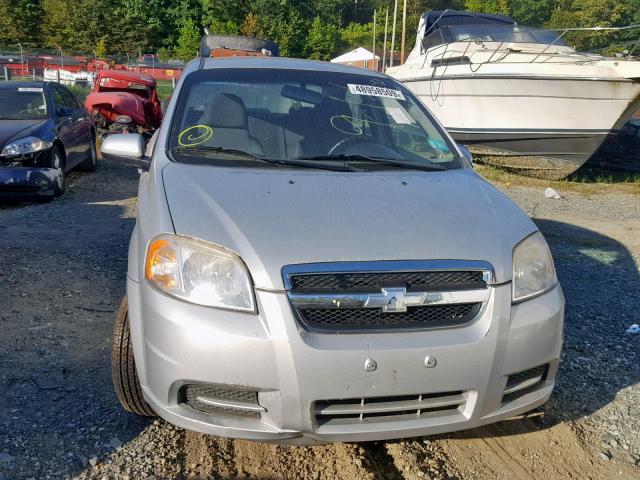 KL1TD5DE8AB091262 - 2010 CHEVROLET AVEO LS SILVER photo 9