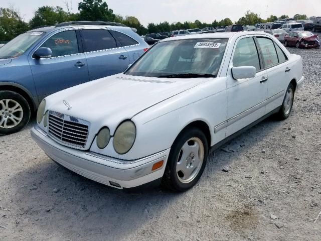 WDBJF72F2VA253821 - 1997 MERCEDES-BENZ E 420 WHITE photo 2