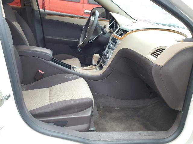 1G1ZC5E07CF239835 - 2012 CHEVROLET MALIBU 1LT 奶油色 照片 5