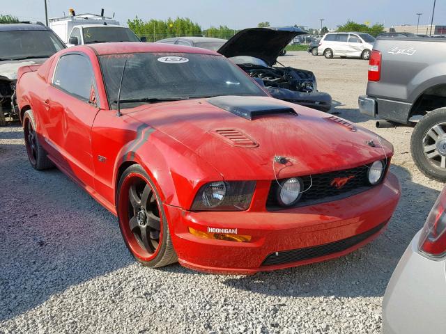 1ZVHT82H755246711 - 2005 FORD MUSTANG GT RED photo 1